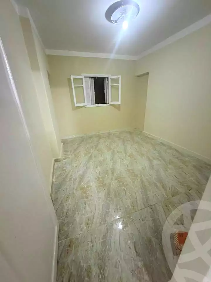 https://aqarmap.com.eg/ar/listing/6876594-for-rent-alexandria-miami-street-56