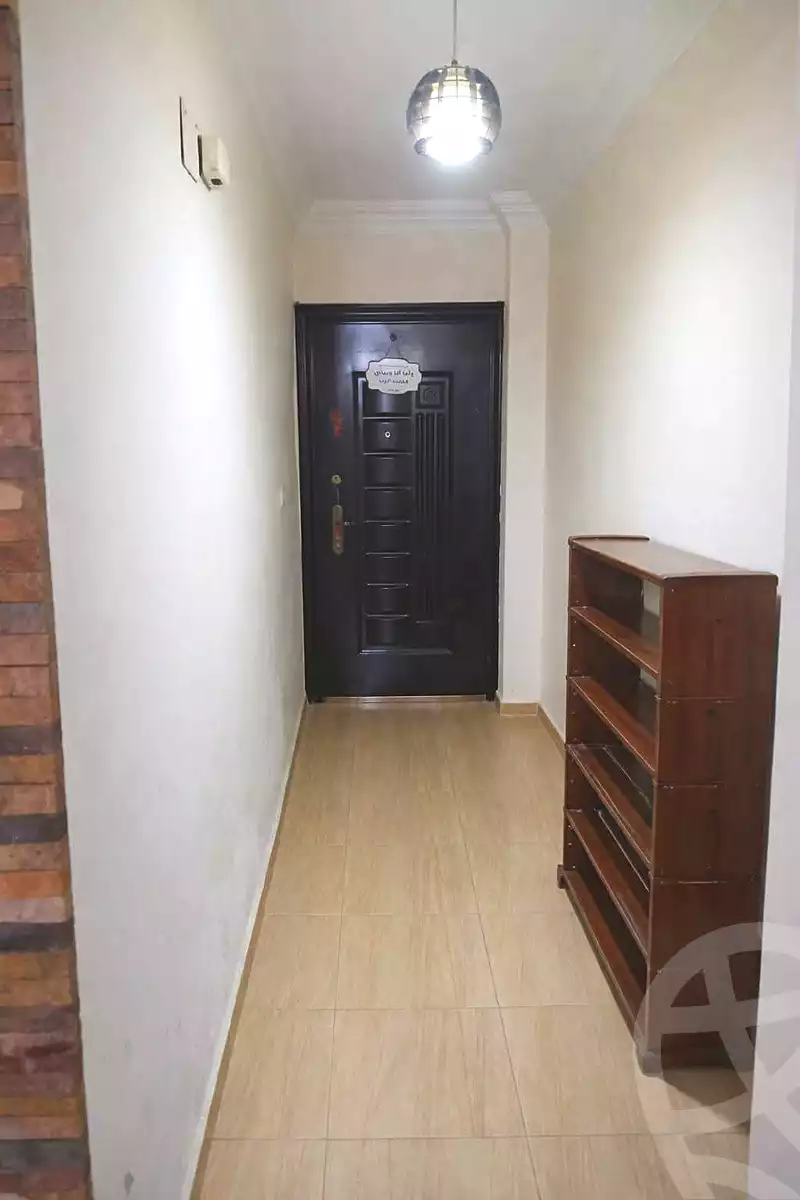 https://aqarmap.com.eg/en/listing/6876778-for-sale-cairo-helwan-el-shareaa-el-sharby-st