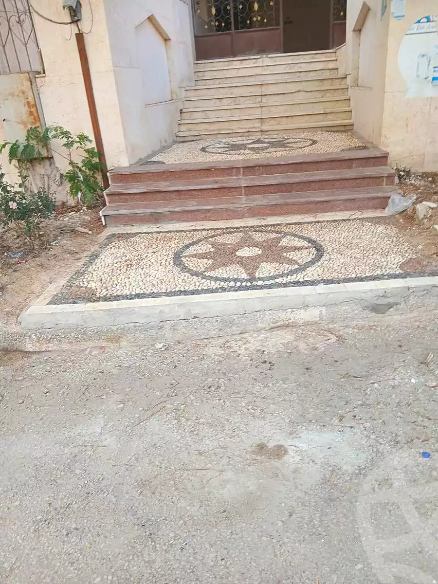 https://aqarmap.com.eg/ar/listing/6877937-for-sale-cairo-el-sheikh-zayed-city-el-hay-el-hady-ashaer-area-1-street-10