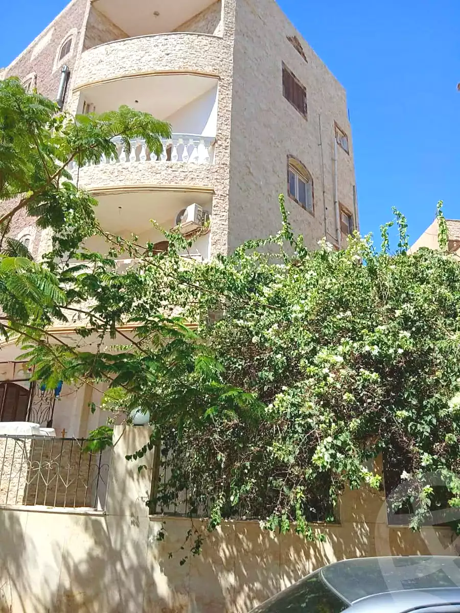 https://aqarmap.com.eg/ar/listing/6877937-for-sale-cairo-el-sheikh-zayed-city-el-hay-el-hady-ashaer-area-1-street-10