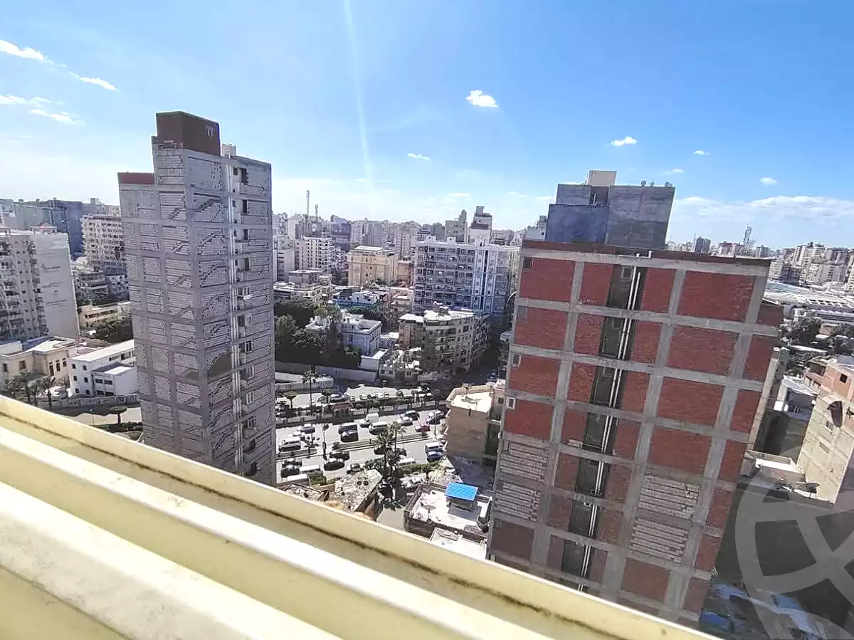 https://aqarmap.com.eg/ar/listing/6879007-for-sale-alexandria-moharram-bey-tryq-qn-lswys