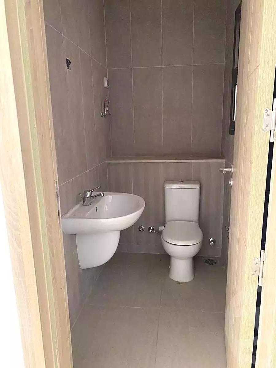 شقة بـ٣ غرف نوم في فيفث سكوير المراسم، صورة ٦ من ٩