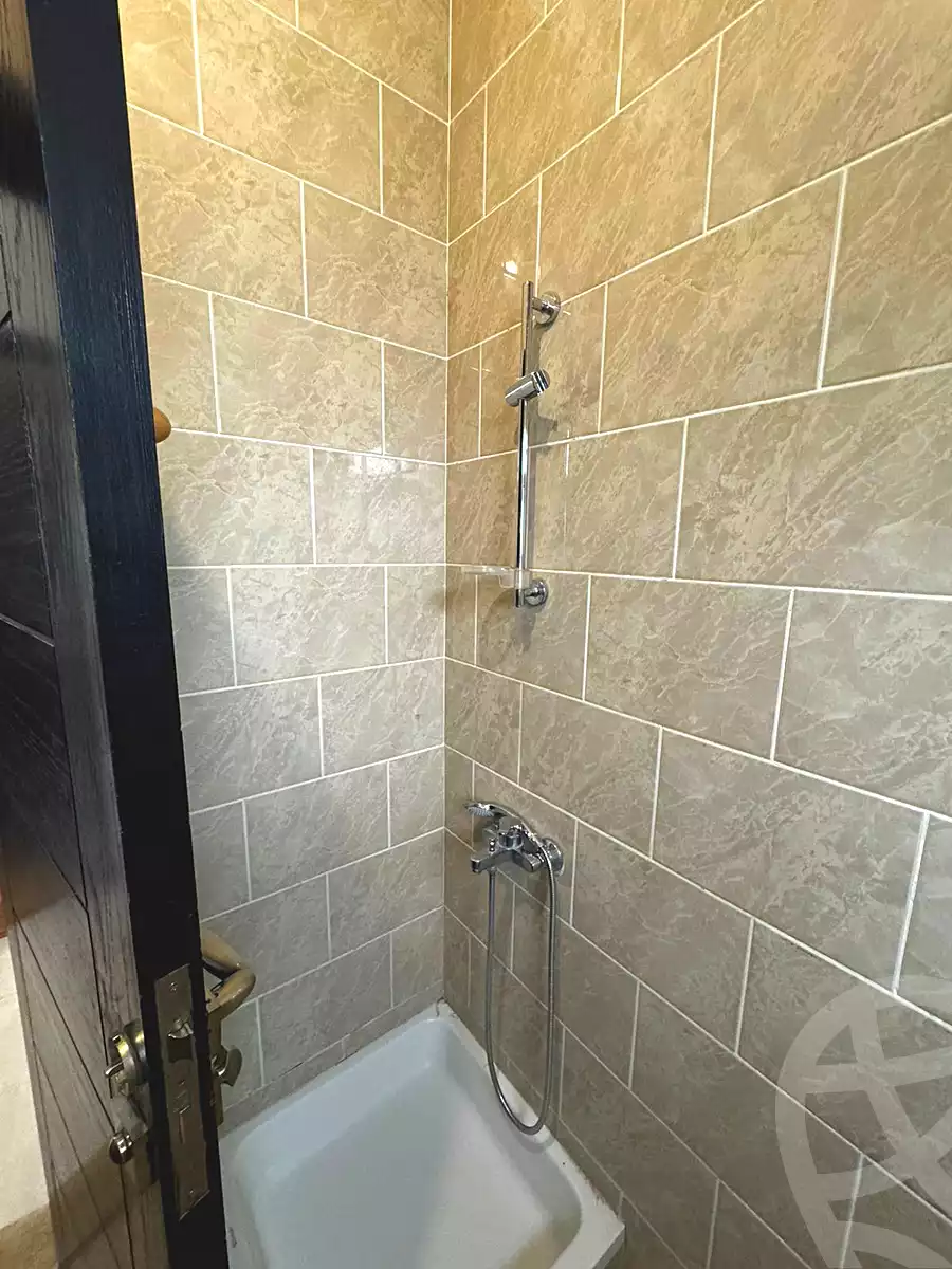 https://aqarmap.com.eg/ar/listing/6882061-for-rent-cairo-el-sheikh-zayed-city-compounds-dh-drys