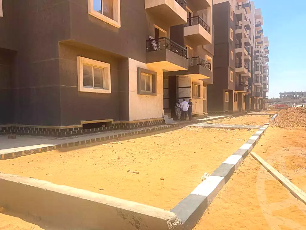 https://aqarmap.com.eg/ar/listing/6884422-for-sale-cairo-new-administrative-capital-r7-kmbwnd-stw