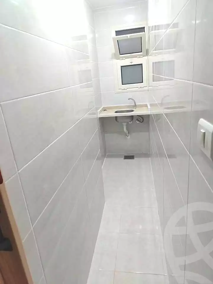 https://aqarmap.com.eg/ar/listing/6887090-for-rent-alexandria-sydy-bshr-sydy-bshr-bhry-khalil-hamada-st