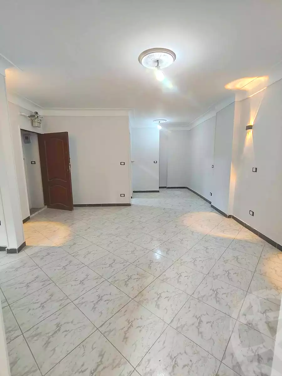 https://aqarmap.com.eg/ar/listing/6887216-for-sale-alexandria-sydy-bshr-sydy-bshr-bhry-shr-mhmd-njyb