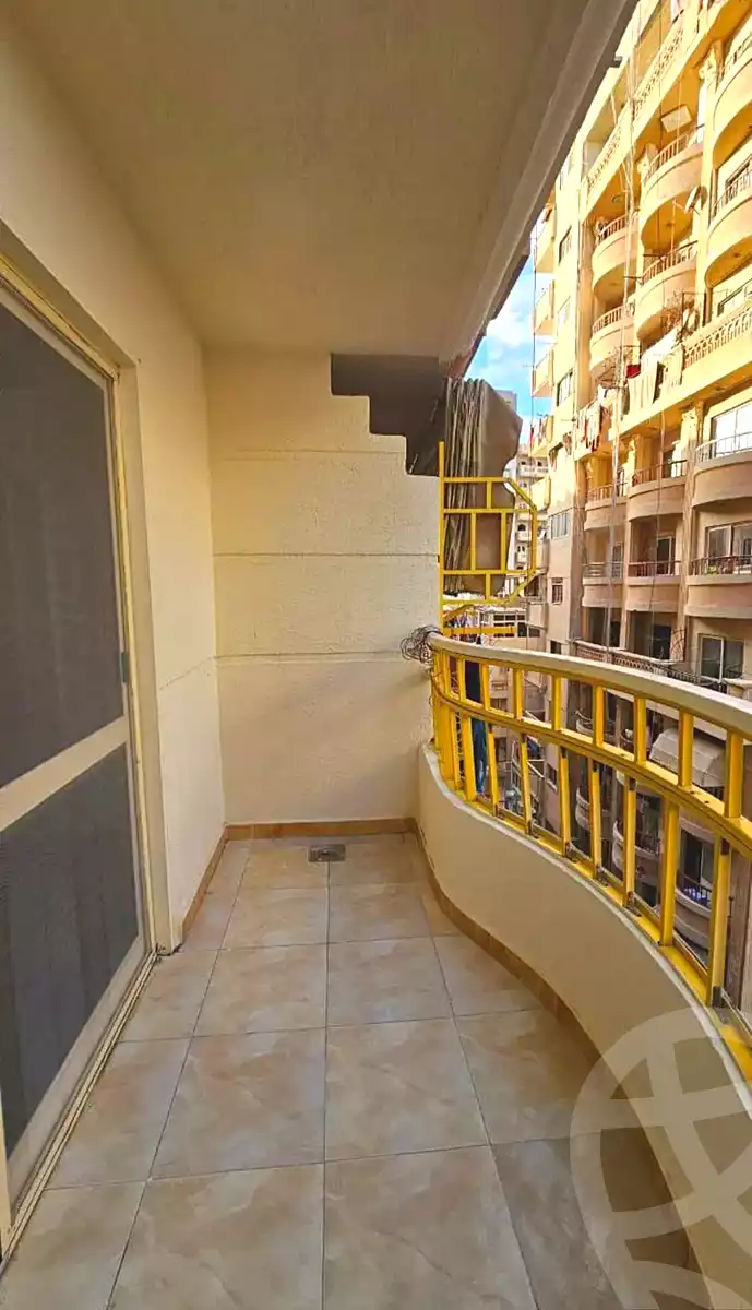https://aqarmap.com.eg/ar/listing/6888421-for-sale-alexandria-sydy-bshr-sydy-bshr-bhry-shr-khld-bn-lwlyd