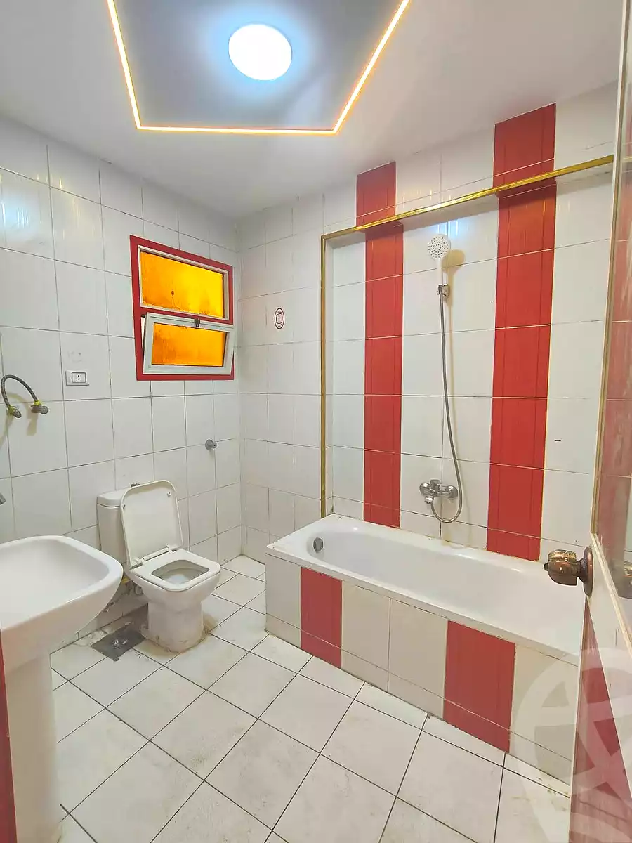 https://aqarmap.com.eg/ar/listing/6888737-for-sale-alexandria-sydy-bshr-sydy-bshr-bhry-shr-mhmwd-l-yswy