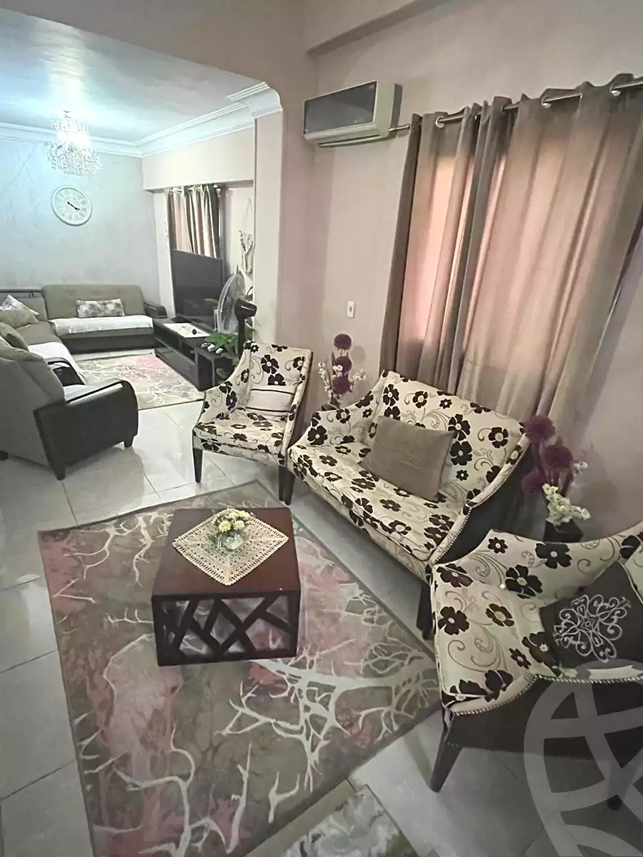 https://aqarmap.com.eg/ar/listing/6889662-for-sale-cairo-6th-of-october-el-ahyaa-neighborhood-2nd-divided-from-al-kafrawei-st