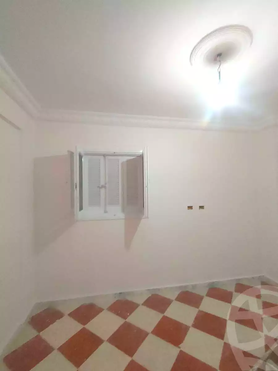 https://aqarmap.com.eg/ar/listing/6889774-for-sale-alexandria-al-agamy-bw-ywsf-hosni-mubarak-st