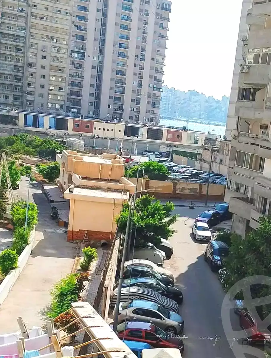 https://aqarmap.com.eg/en/listing/6890304-for-sale-alexandria-el-asafra-l-sfr-bhry-el-geish-rd