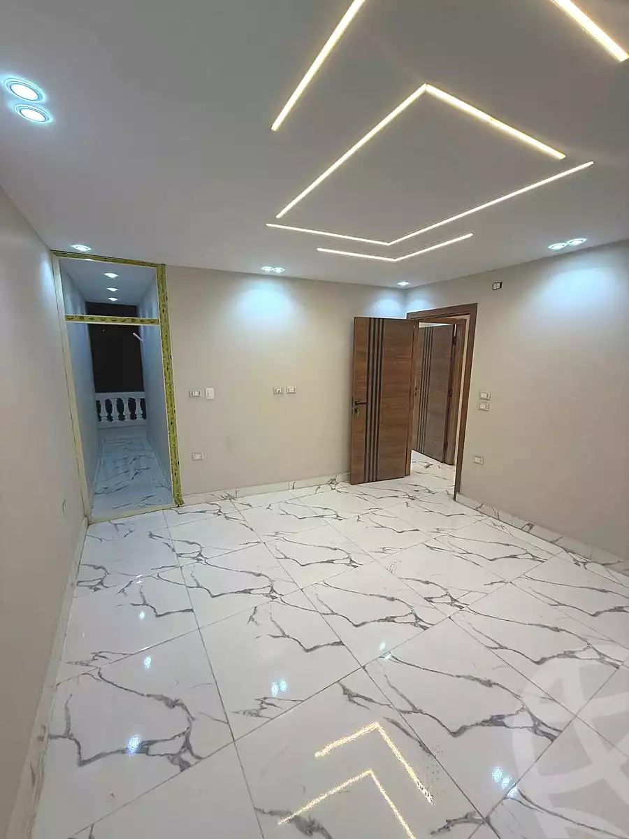 https://aqarmap.com.eg/ar/listing/6892549-for-sale-cairo-el-haram-el-lebeny-soltan-khattab-st