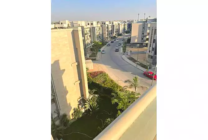 https://aqarmap.com.eg/ar/listing/6893054-for-sale-cairo-new-cairo-compounds-galleria-moon-valley-compound-arabia
