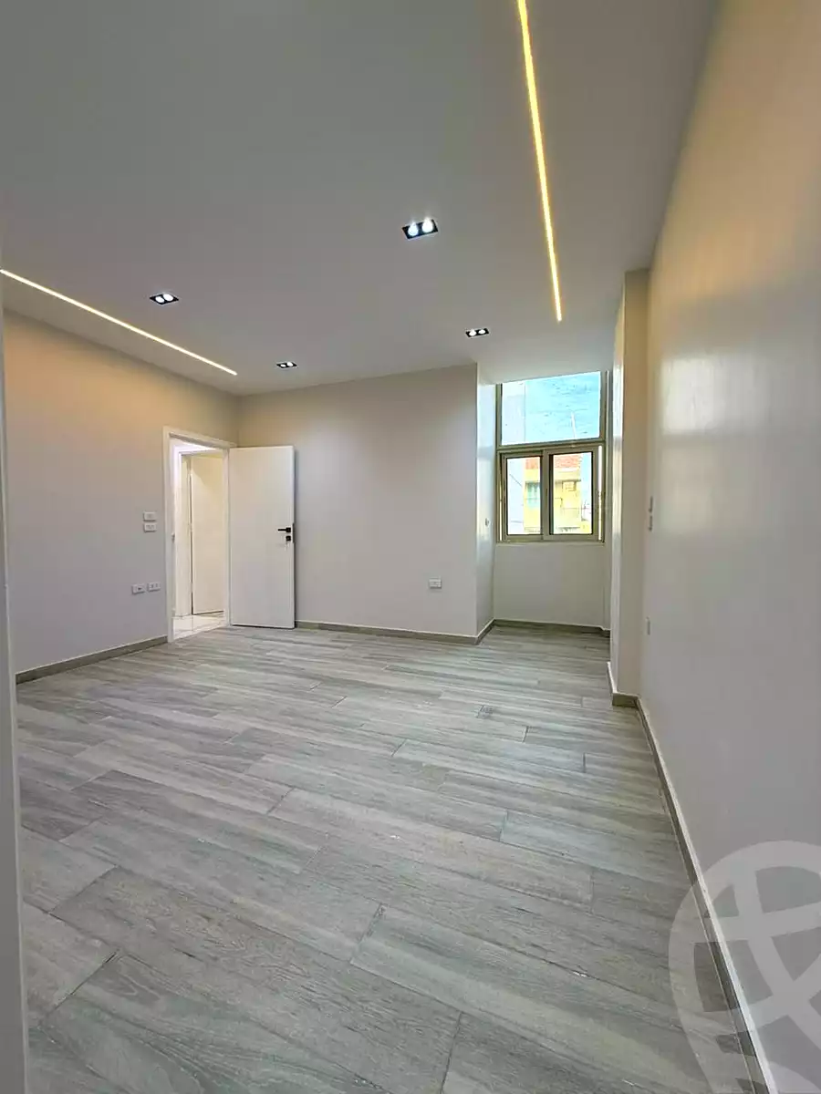 https://aqarmap.com.eg/ar/listing/6895438-for-sale-cairo-6th-of-october-el-ahyaa-neighborhood-3rd-al-hay-al-thalith-st