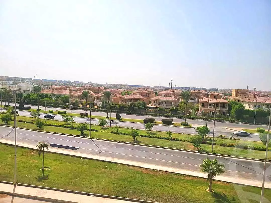 https://aqarmap.com.eg/ar/listing/6896717-for-sale-cairo-new-cairo-ganob-el-akadamiya-south-academy-b-taha-hussein-st