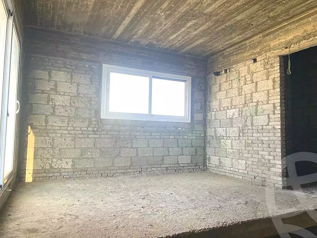 https://aqarmap.com.eg/ar/listing/6896749-for-sale-cairo-new-cairo-compounds-hyde-park-centre-ville-hyde-park