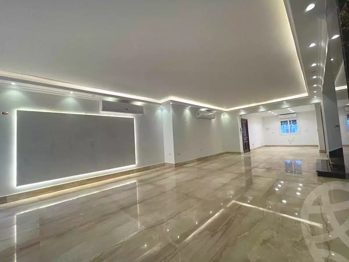 https://aqarmap.com.eg/en/listing/6899087-for-sale-cairo-new-cairo-compounds-mountain-view-hyde-park