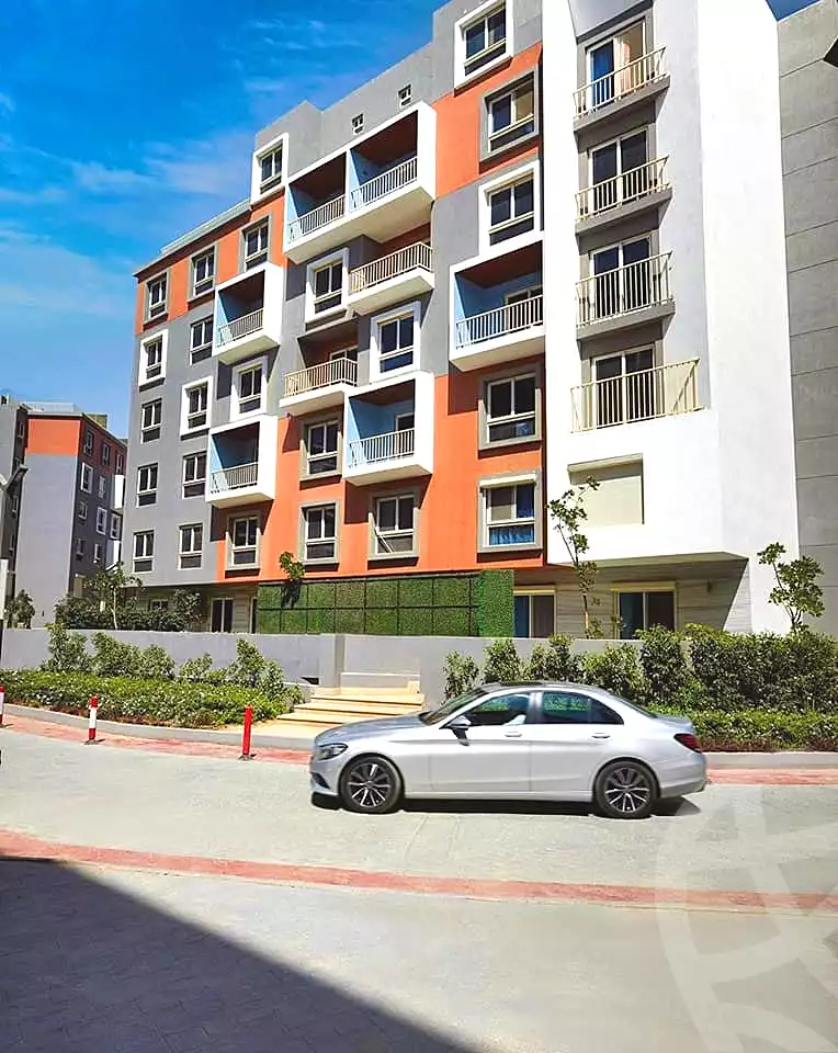 https://aqarmap.com.eg/ar/listing/6899749-for-sale-cairo-new-cairo-compounds-mwrd-fq-llttwyr