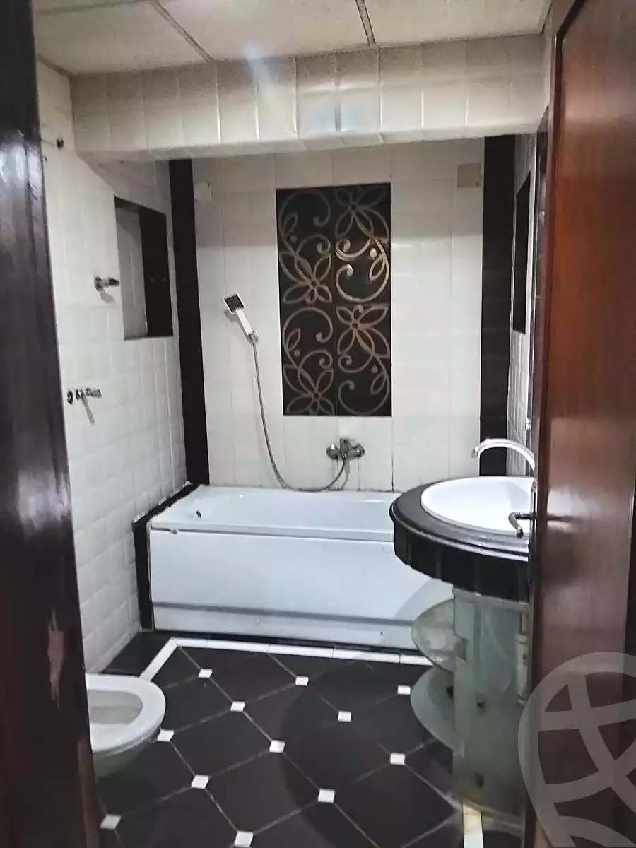 https://aqarmap.com.eg/en/listing/6900724-for-sale-cairo-el-zaytun-lzytwn-lshrqy-toman-bai-st