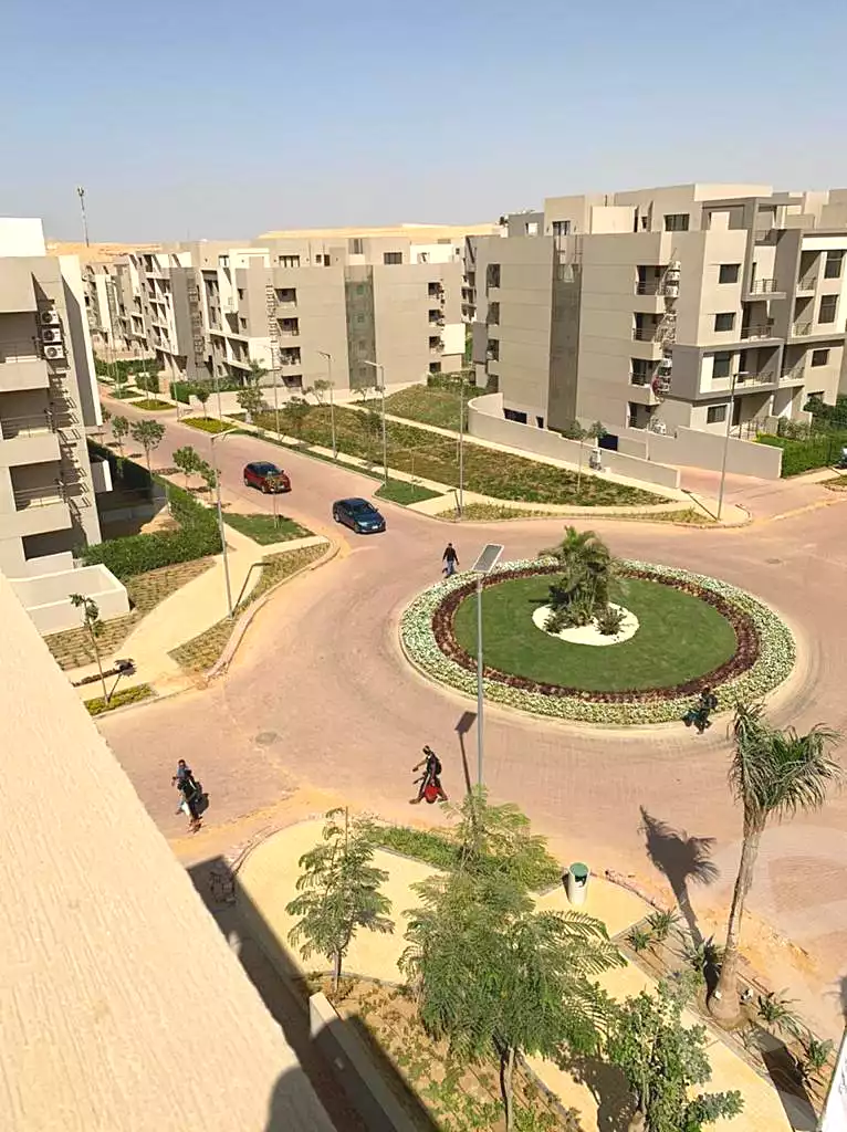 شقة بـ٣ غرف نوم في فيفث سكوير المراسم، صورة ٨ من ٩