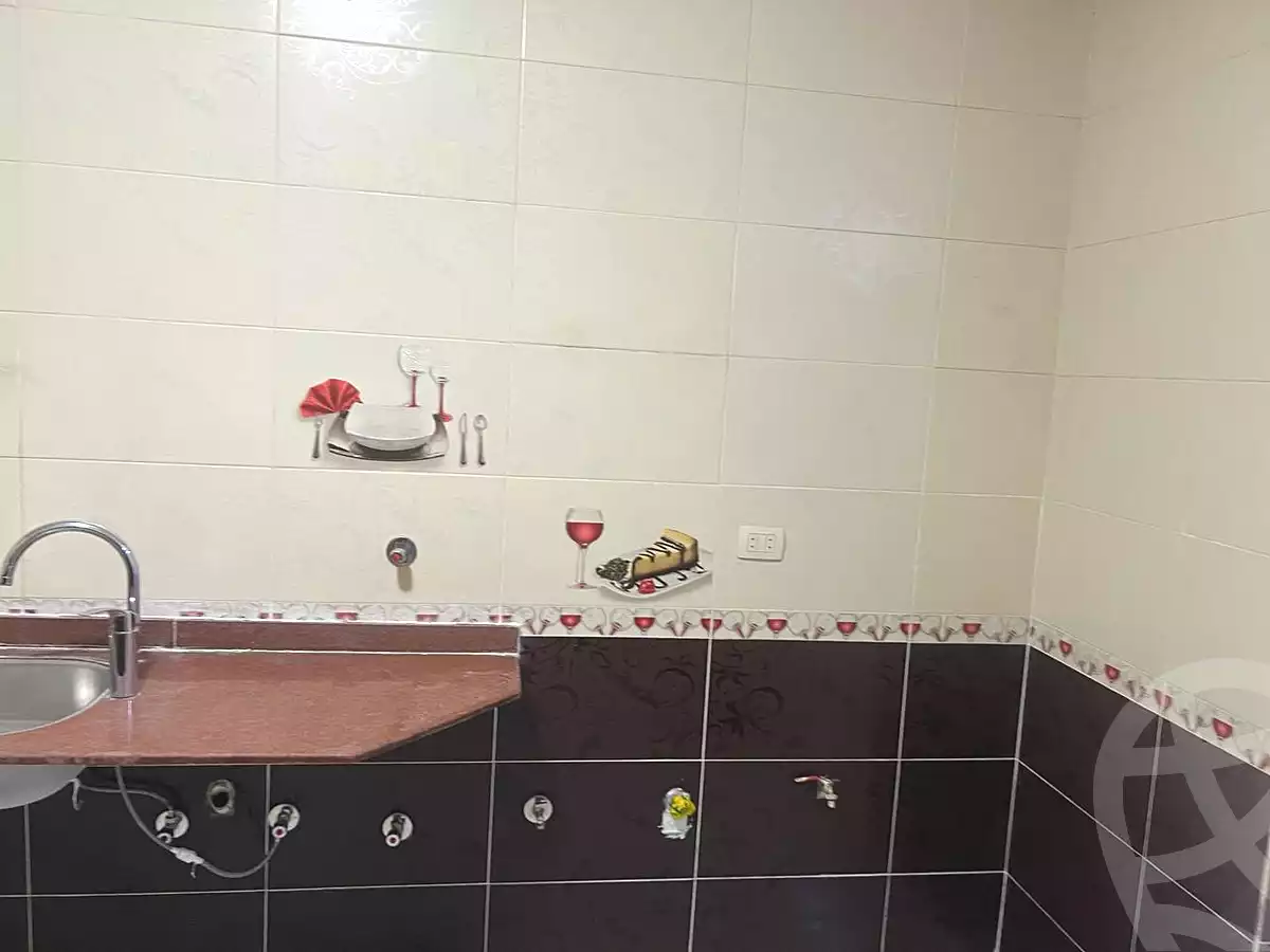 https://aqarmap.com.eg/ar/listing/6901611-for-rent-cairo-6th-of-october-el-hay-el-motamyz-el-motamayez-neighborhood-abd-el-moneim-riad-st