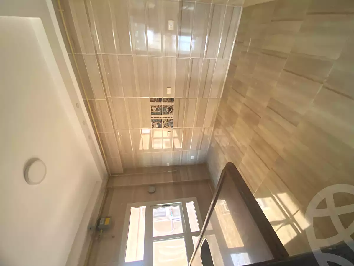 https://aqarmap.com.eg/ar/listing/6902088-for-sale-cairo-new-cairo-ganob-el-akadamiya-south-academy-a-zaid-ebn-haretha-st