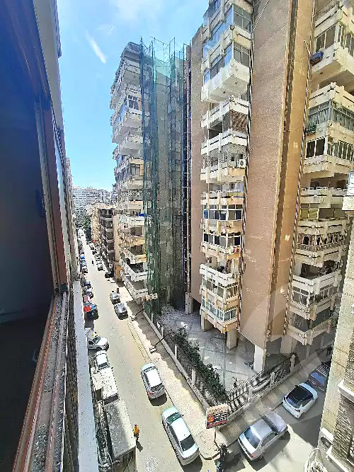 https://aqarmap.com.eg/en/listing/6901393-for-rent-alexandria-tharwat