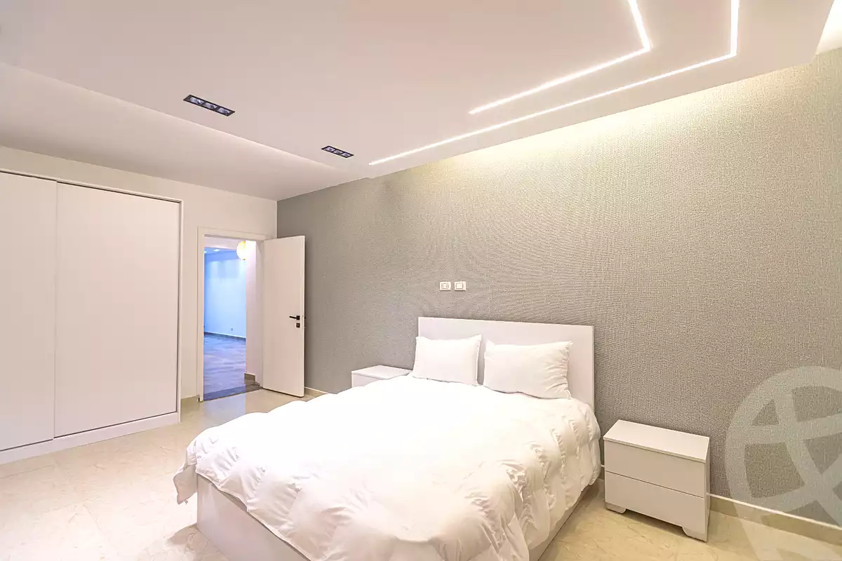 https://aqarmap.com.eg/ar/listing/6903380-for-rent-cairo-new-cairo-compounds-hyde-park