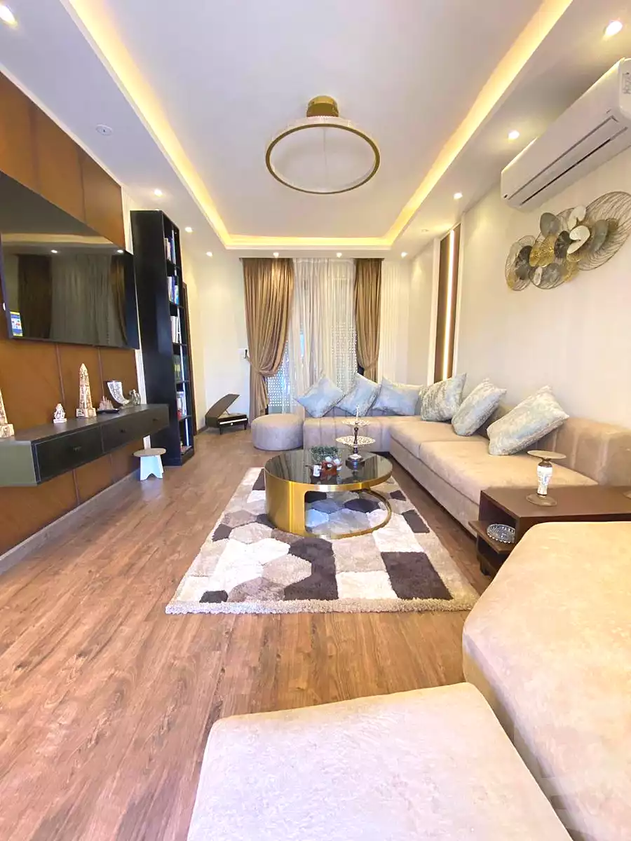 https://aqarmap.com.eg/ar/listing/6904238-for-sale-cairo-new-cairo-compounds-villette-kmbwnd-sky-kwndwz-swdyk-villette