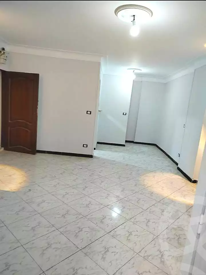 https://aqarmap.com.eg/ar/listing/6906095-for-sale-alexandria-sydy-bshr-sydy-bshr-bhry-gamal-abd-el-nasir-st