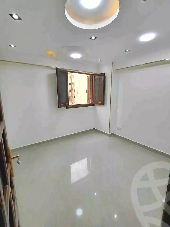 https://aqarmap.com.eg/ar/listing/6909845-for-sale-alexandria-sydy-bshr-sydy-bshr-bhry-gamal-abd-el-nasir-st