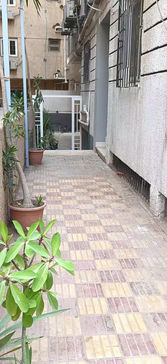 https://aqarmap.com.eg/ar/listing/6910433-for-sale-cairo-heliopolis-heliopolis-square-mohammed-farid-st