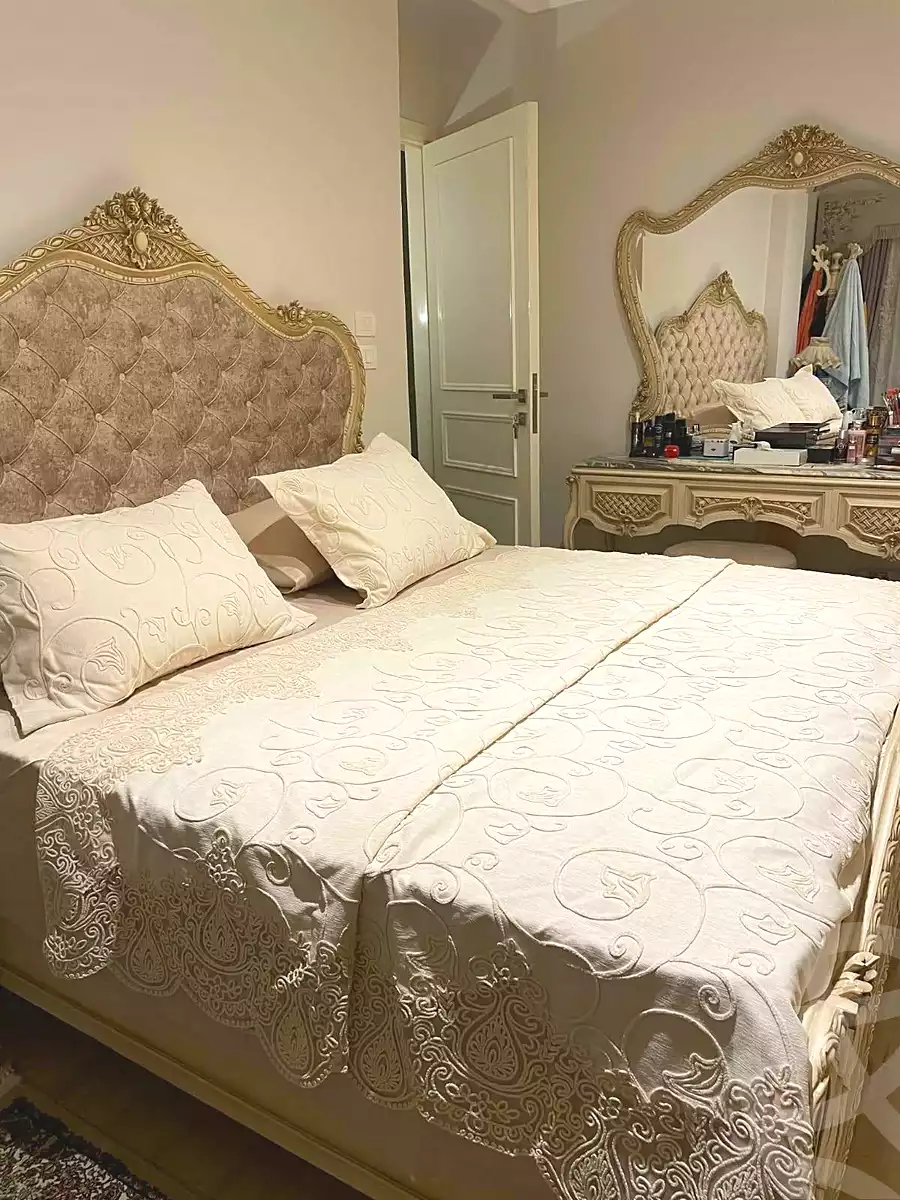 https://aqarmap.com.eg/ar/listing/6910433-for-sale-cairo-heliopolis-heliopolis-square-mohammed-farid-st