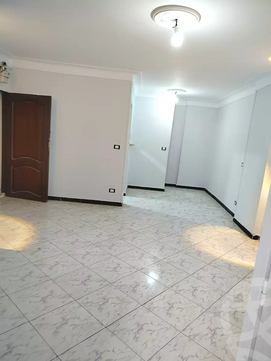 https://aqarmap.com.eg/ar/listing/6912152-for-sale-alexandria-sydy-bshr-sydy-bshr-bhry-gamal-abd-el-nasir-st