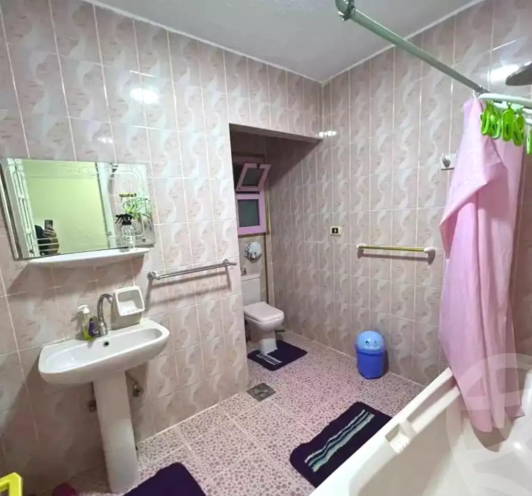 https://aqarmap.com.eg/ar/listing/6913383-for-sale-alexandria-sydy-bshr-sydy-bshr-bhry-farook-abd-al-wahab-st