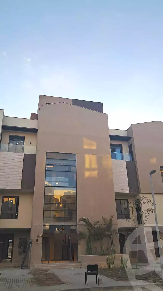 https://aqarmap.com.eg/ar/listing/6914859-for-sale-cairo-el-sheikh-zayed-city-lshykh-zyd-ljdyd-vye