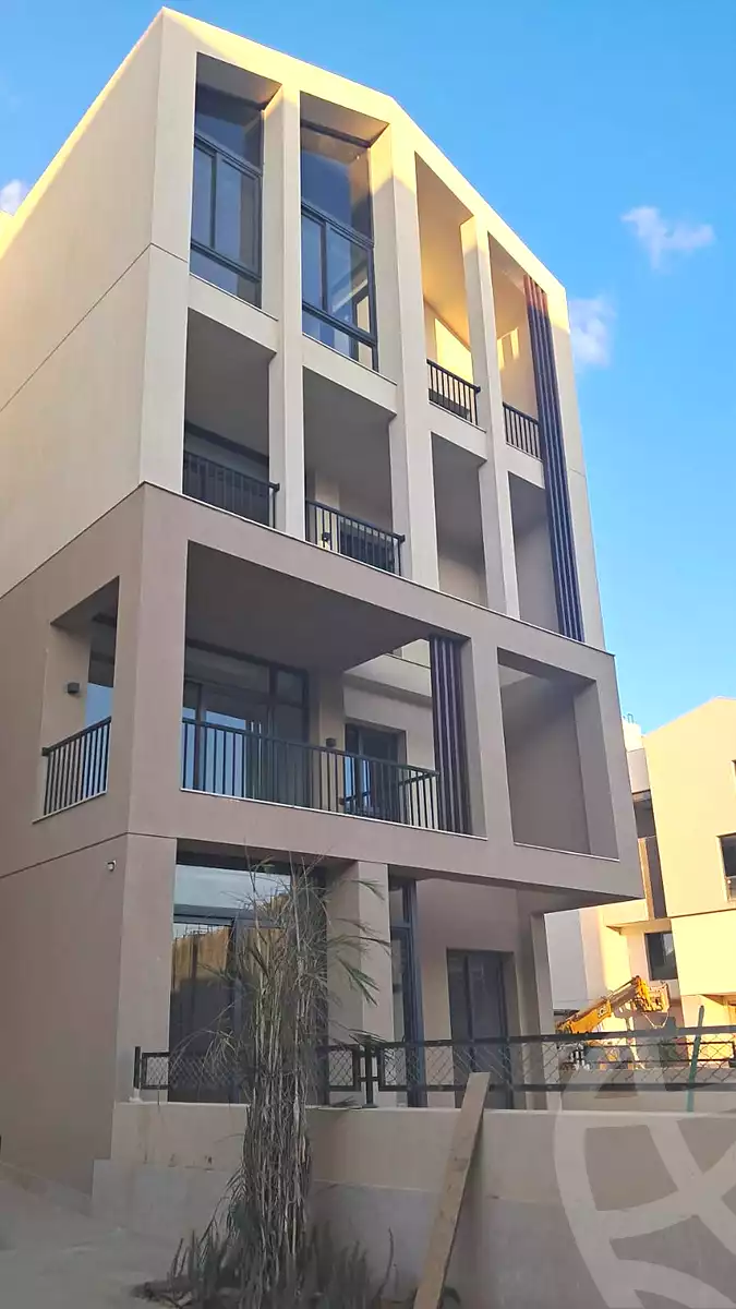 https://aqarmap.com.eg/ar/listing/6914859-for-sale-cairo-el-sheikh-zayed-city-lshykh-zyd-ljdyd-vye