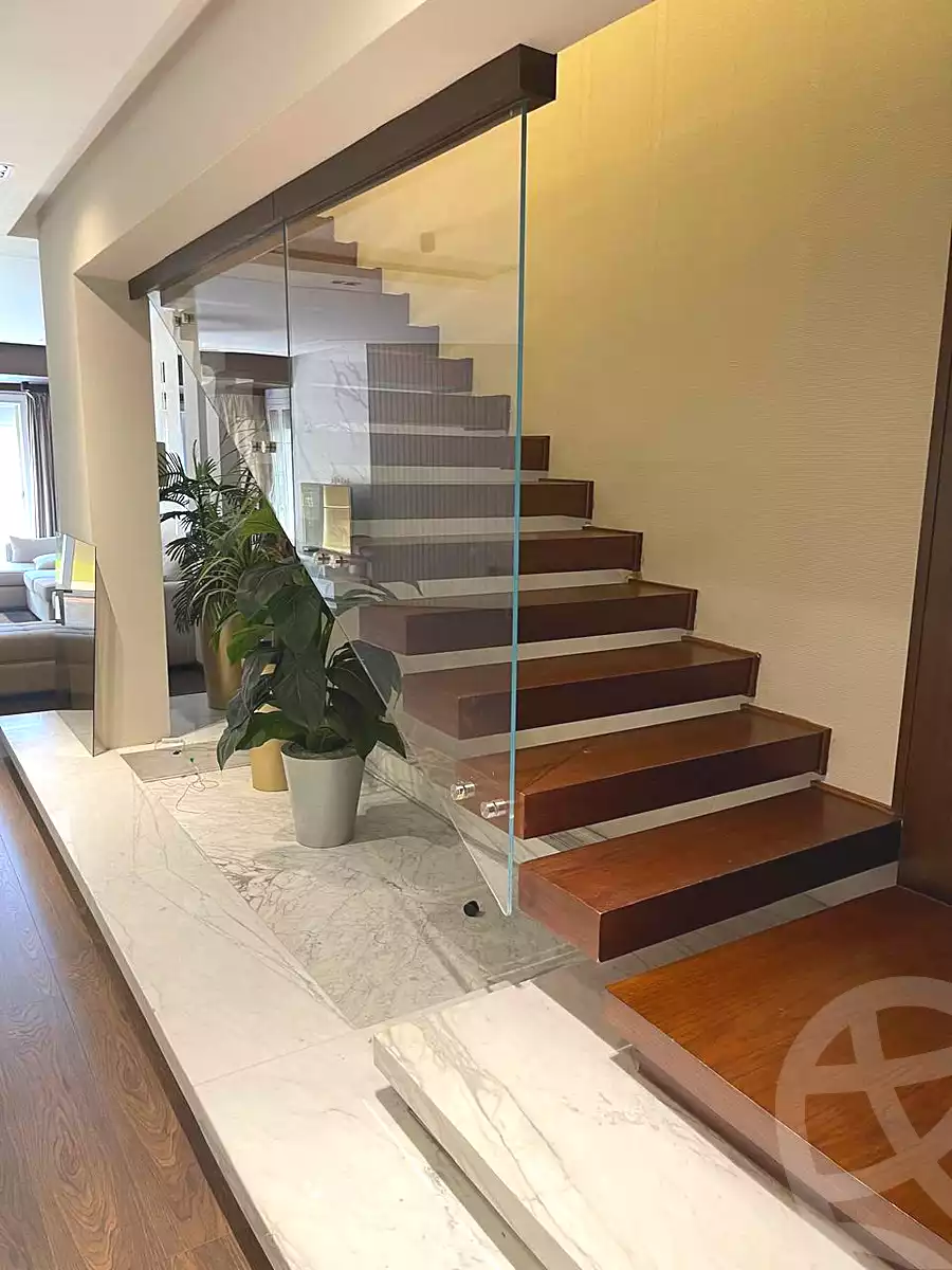 https://aqarmap.com.eg/ar/listing/6915164-for-rent-cairo-new-cairo-compounds-mountain-view-hyde-park