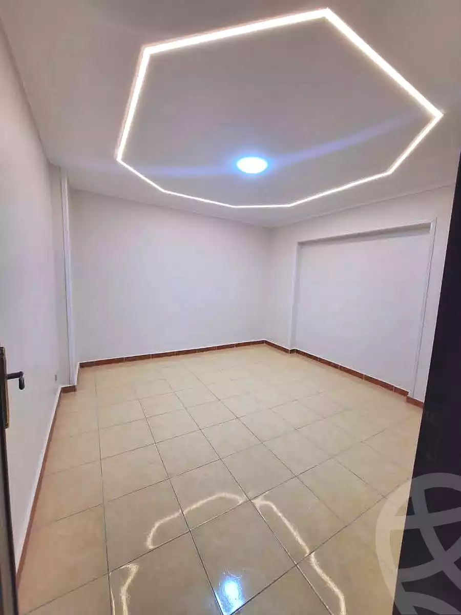 https://aqarmap.com.eg/ar/listing/6915219-for-sale-alexandria-sydy-bshr-sydy-bshr-bhry-shr-mhmwd-l-yswy