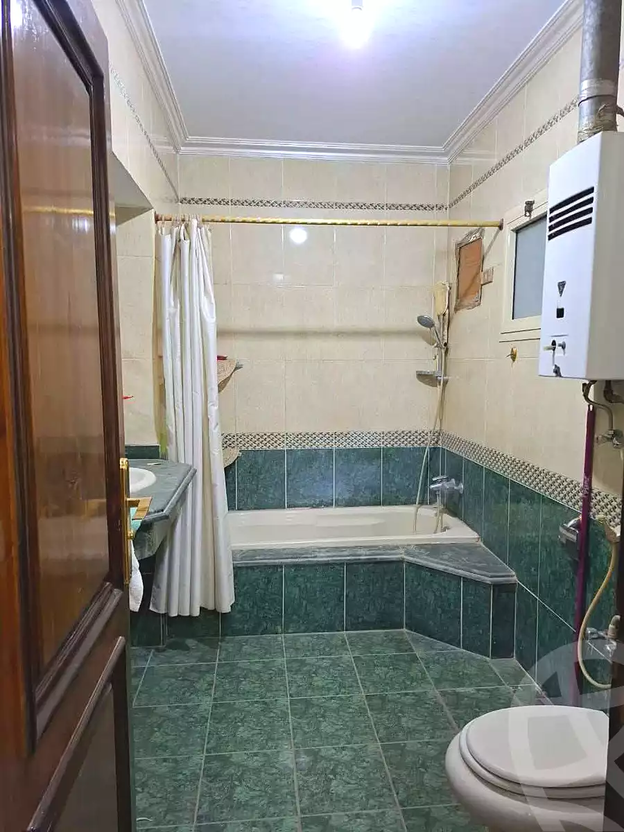 https://aqarmap.com.eg/ar/listing/6915359-for-sale-cairo-helwan-mohamed-sayed-ahmed-st
