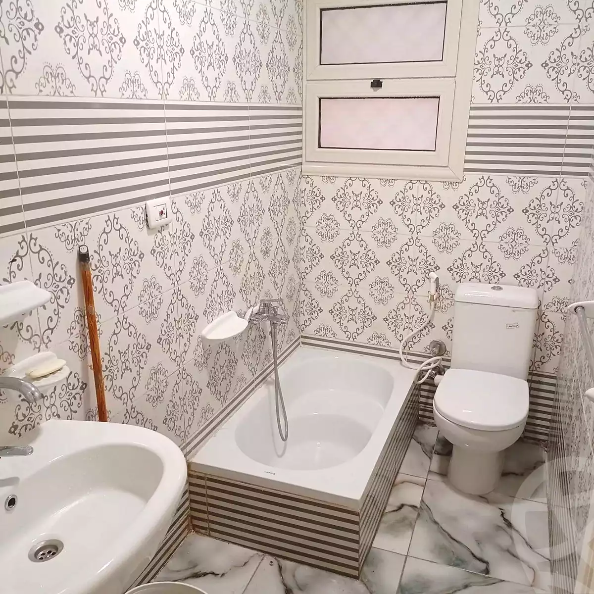https://aqarmap.com.eg/en/listing/6917778-for-sale-alexandria-al-agamy-lbytsh-shahr-al-assal-st