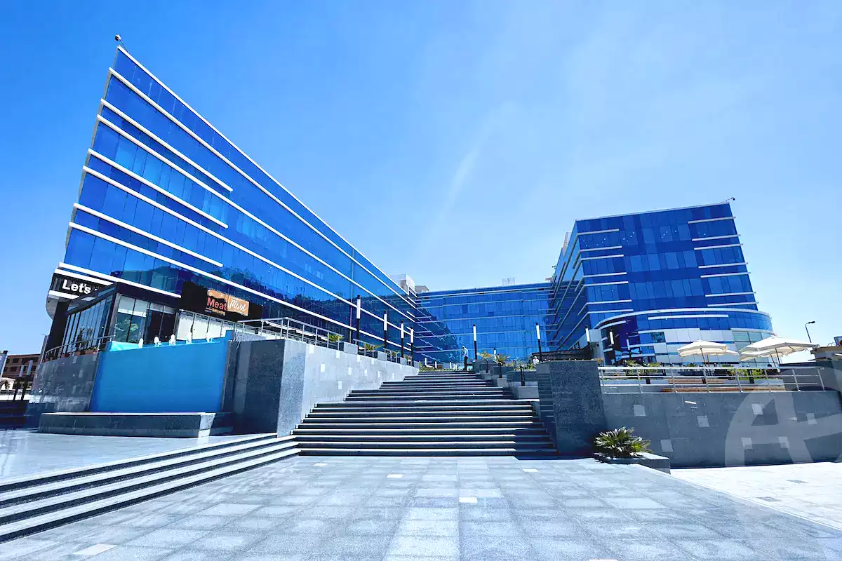 https://aqarmap.com.eg/ar/listing/6917908-for-rent-cairo-new-cairo-compounds-tryfywm-byzns-kwmblks-nm-llttwyr