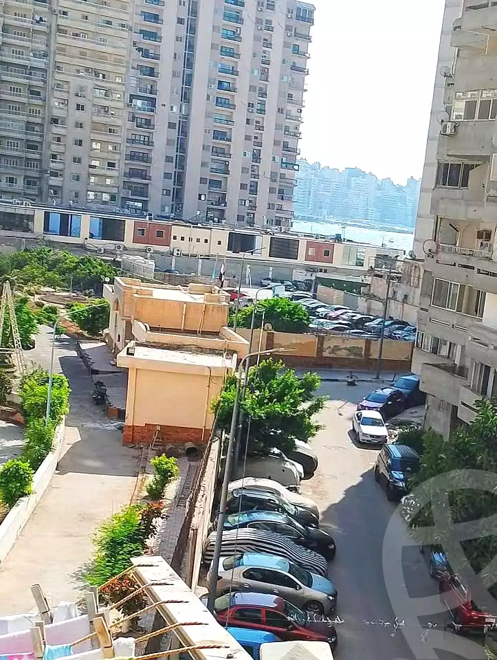 https://aqarmap.com.eg/ar/listing/6918134-for-sale-alexandria-el-asafra-l-sfr-bhry