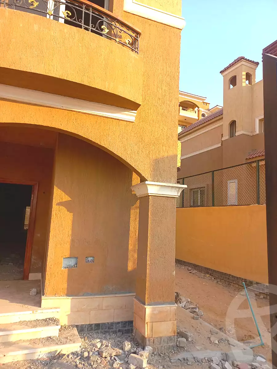 https://aqarmap.com.eg/en/listing/6920911-for-sale-cairo-el-sheikh-zayed-city-compounds-el-khamayel