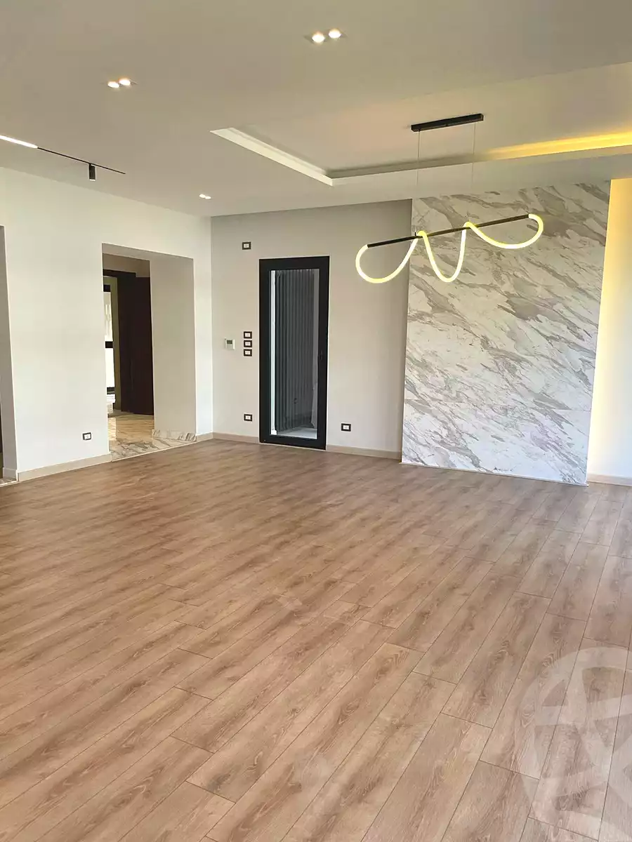 https://aqarmap.com.eg/ar/listing/6922132-for-sale-cairo-new-cairo-compounds-villette-kmbwnd-sky-kwndwz-swdyk-villette
