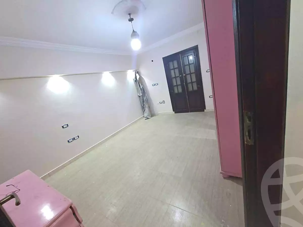 https://aqarmap.com.eg/ar/listing/6925373-for-sale-cairo-helwan-helwan-el-sharkeya-mostafa-safwat-st