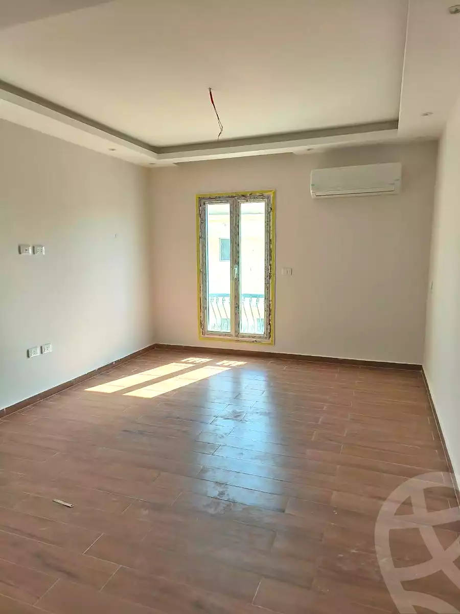 https://aqarmap.com.eg/en/listing/6927294-for-rent-cairo-new-cairo-compounds-mountain-view-hyde-park