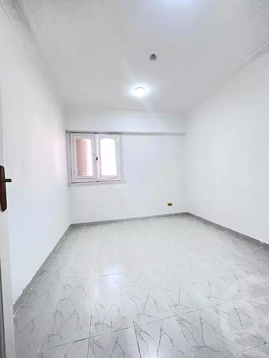 https://aqarmap.com.eg/ar/listing/6931272-for-sale-alexandria-al-agamy-shataa-el-nakheel