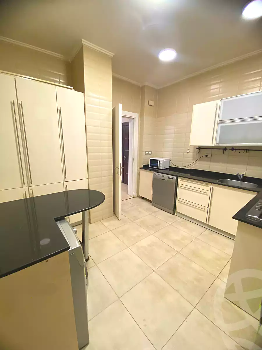 2 BR Apartment in The Village, photo 4 of 11