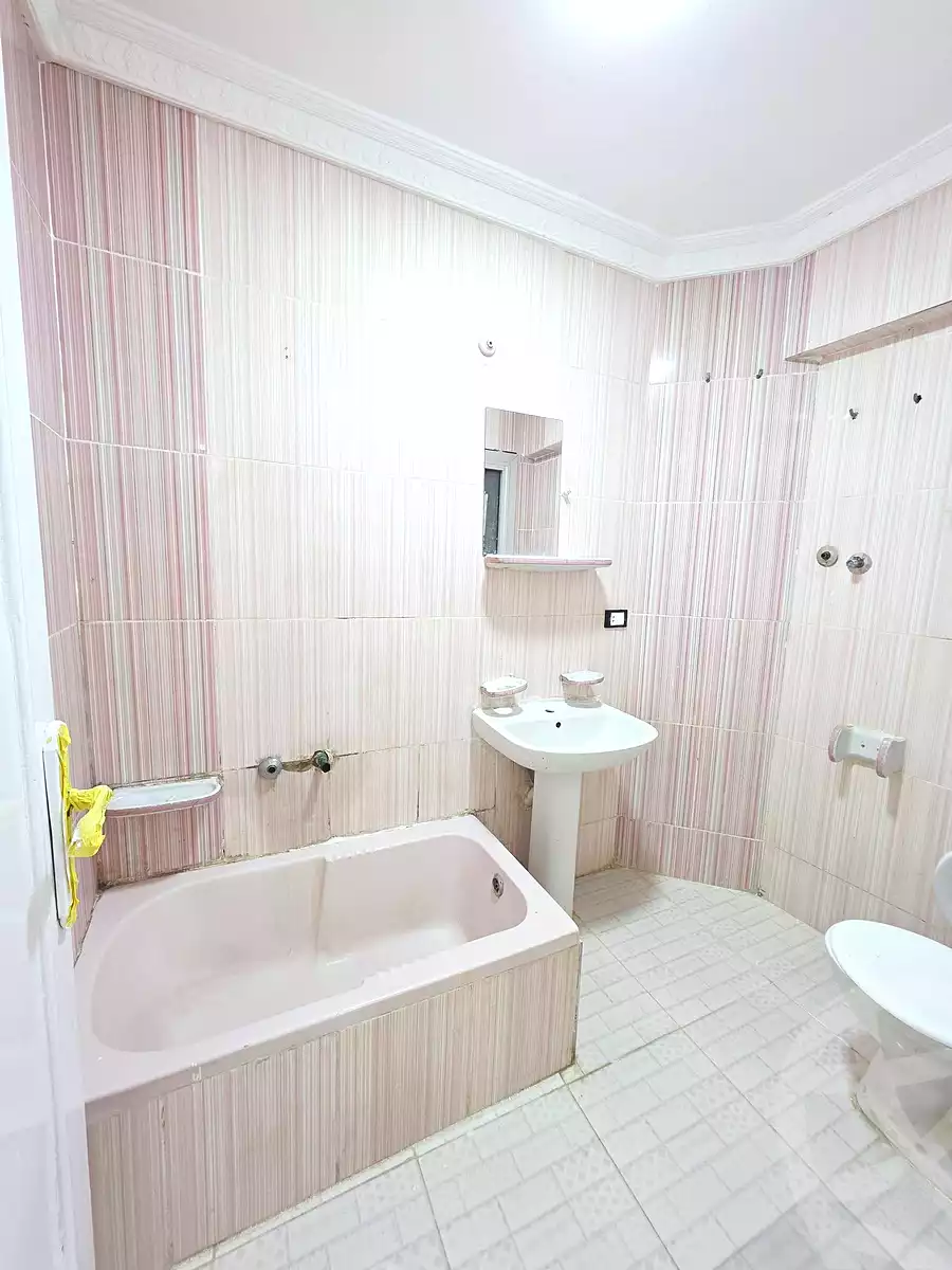https://aqarmap.com.eg/en/listing/6933668-for-sale-alexandria-al-agamy-shataa-el-nakheel